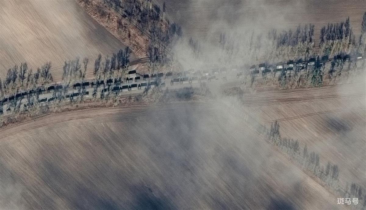 英媒：卫星图像显示俄军大规模地面部队集结，正朝基辅推进