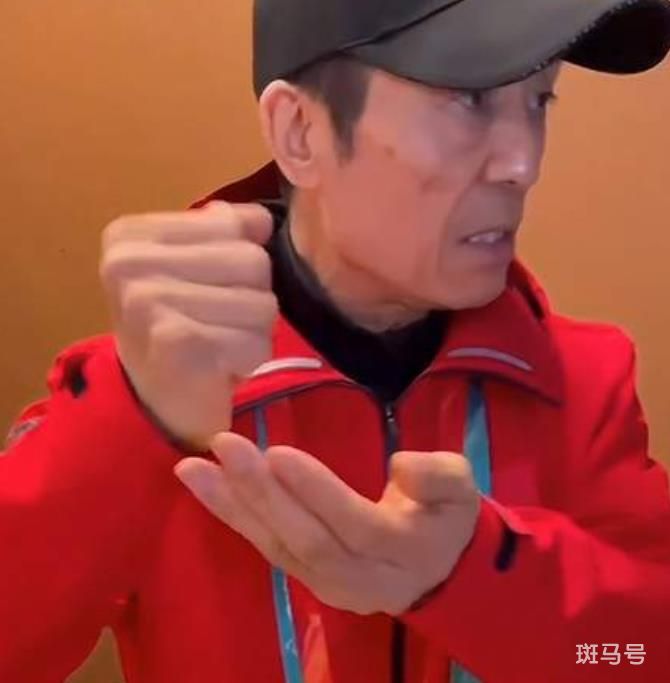 张艺谋说火炬手是真的在寻找火炬台（所有人无不为之感动）(图1)