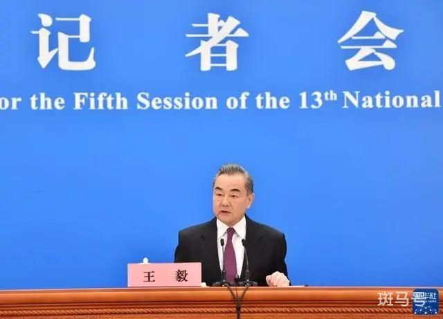 尹锡悦曾亲手将朴槿惠李明博送监狱(声称增加部署“萨德”系统)(图2) 尹锡悦曾亲手将朴槿惠李明博送监狱(声称增加部署“萨德”系统)(图2)