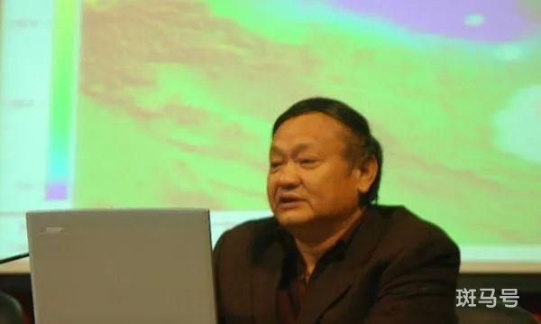 2022年07月16日消息“戏精”贪官:穿淘宝100多元衣服(图9) 2022年07月16日消息“戏精”贪官:穿淘宝100多元衣服(图9)